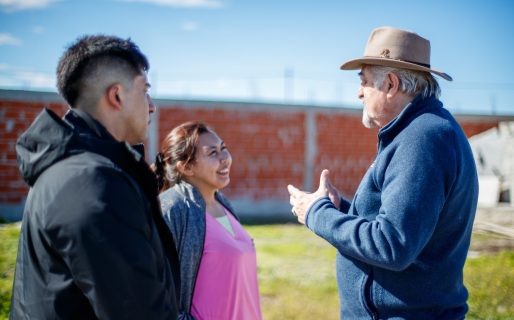 De un lote social recuperado a su propia casa: una vecina de Km 8 ya vive allí junto a sus hijos