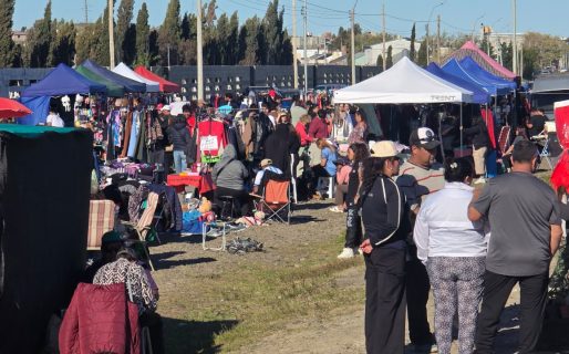 El buen clima acompaña una nueva jornada de feria en Km 5