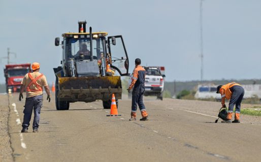 Tras el reclamo de Torres, Vialidad Nacional comenzó a reparar la Ruta 3 entre Comodoro Rivadavia y Garayalde