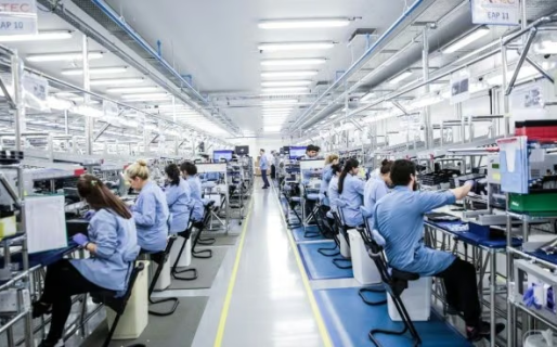 La industria electrónica profundiza su caída: 42% de las empresas produce menos y sólo el 19% planea invertir