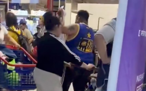 «Que quilombo se va a armar»: compró una TV fallada, no se la querían cambiar y cayó a reclamar con barrabravas