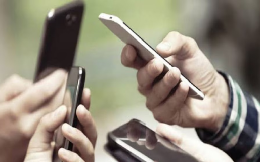 Boom de celulares importados: las compras crecieron 746% y la producción local cayó a niveles de la pandemia