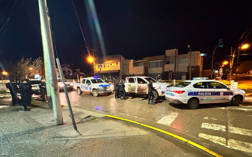 Efectuaban disparos desde una Hilux, intentaron darse a la fuga y terminaron detenidos