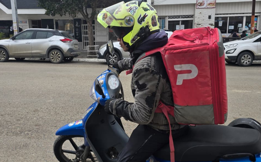 Repartidores de aplicaciones llevaron al Concejo el reclamo por estacionamientos y mayor seguridad vial