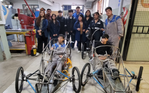Estudiantes de la Escuela 749 construyen dos autos eléctricos para competir en Buenos Aires