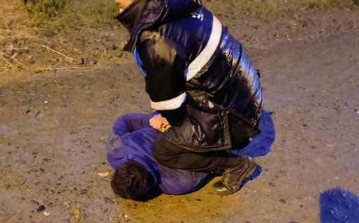 Ingresó a la casa de su vecino, lo golpeó por problemas previos con su hijo y terminó detenido