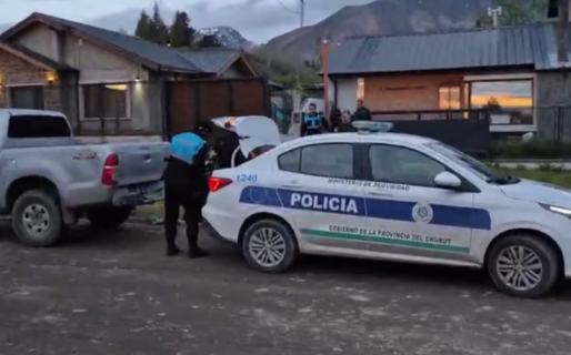 Detuvieron a un bioquímico acusado de mantener encerrados a su pareja y a sus tres hijos en una casa de Chubut