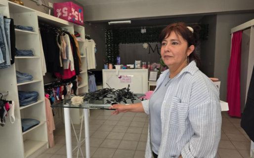Avenida Kennedy: un hombre robó un local de ropa y se llevó $3 millones en mercadería, una notebook y $400 mil en efectivo