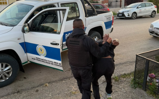 Intentó robar una hidrolavadora y fue descubierto por el dueño de la vivienda: terminó detenido