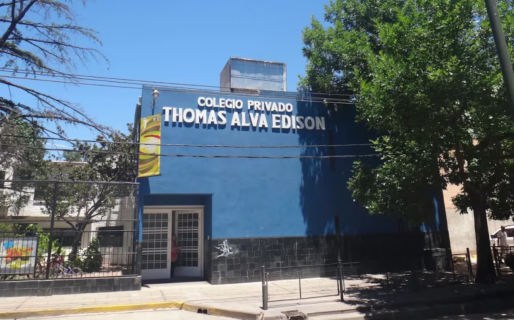 Investigan a cuatro estudiantes de un colegio: están acusados de crear con IA imágenes de compañeras desnudas