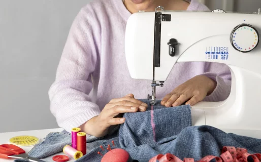 Una campaña navideña convoca a personas que sepan coser para colaborar con merenderos