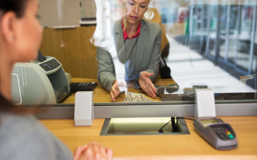 Los argentinos compraron más de US$2800 millones en los bancos en septiembre y crecieron los gastos por turismo en el exterior