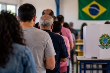 Elecciones en Brasil: Flávio Bolsonaro toma ventaja sobre Lula en los primeros resultados