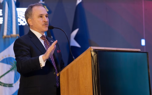 «Veremos qué pasa después»: el embajador de Estados Unidos anticipó USD 20.000 millones en inversiones hasta 2027