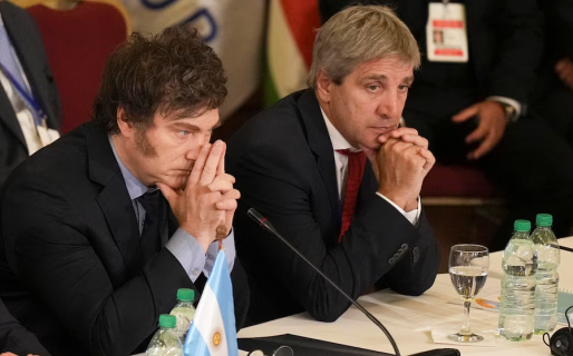 Caputo se apunó en la visita a una mina de litio de Catamarca y recibió asistencia medica