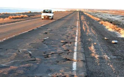 Torres pidió a Nación el traspaso de las rutas 3 y 25 para reparar 115 km con fondos propios